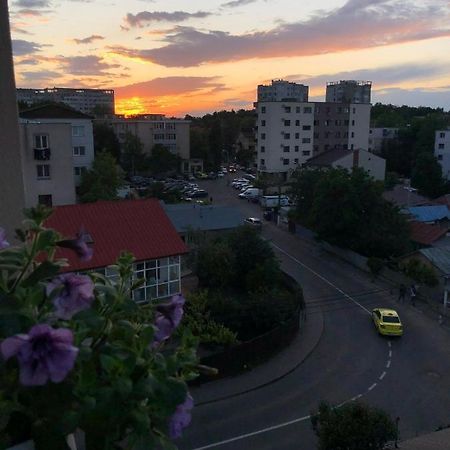 Cozy Apartment - Near Airport And Palas Mall Jászvásár Kültér fotó